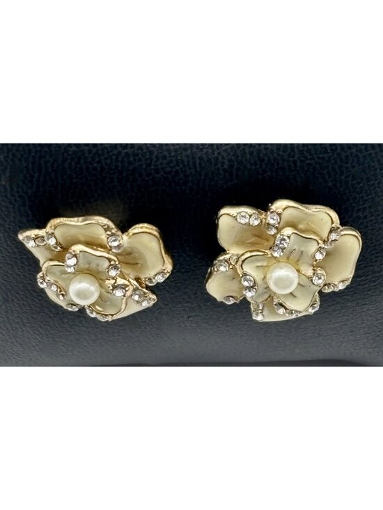 Vintage Enameled Dogwood Post Earrings Cream Enamel Faux Pearl Clear Rhinestones - Picture 2 of 8